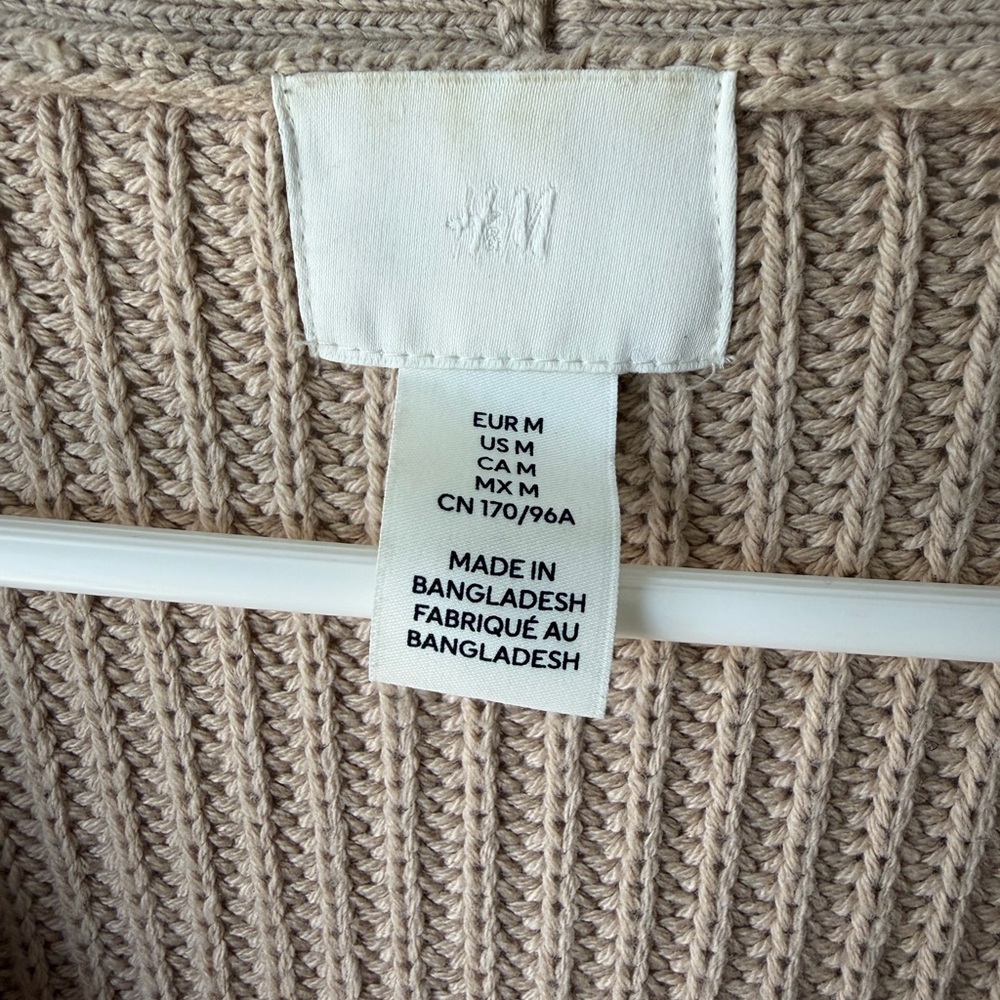 H&M Cream Ribbed V-Neck Button Cardigan - Picture 3 of 6